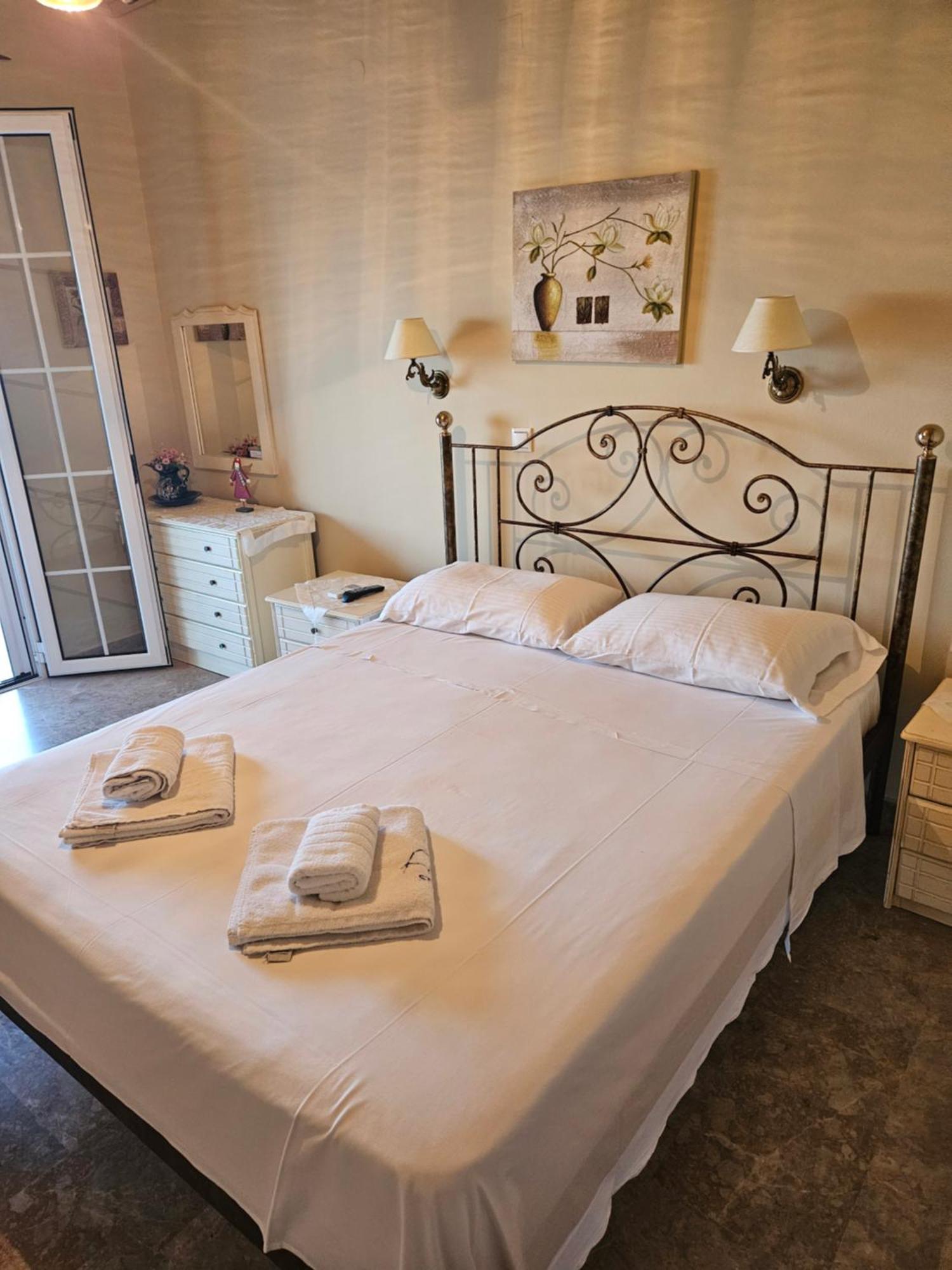 Fiore Hill Sea View Studios Apartment *