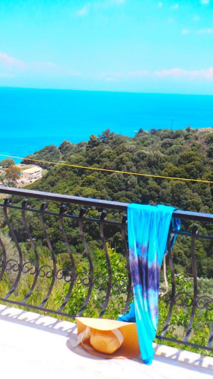 Fiore Hill Sea View Studios