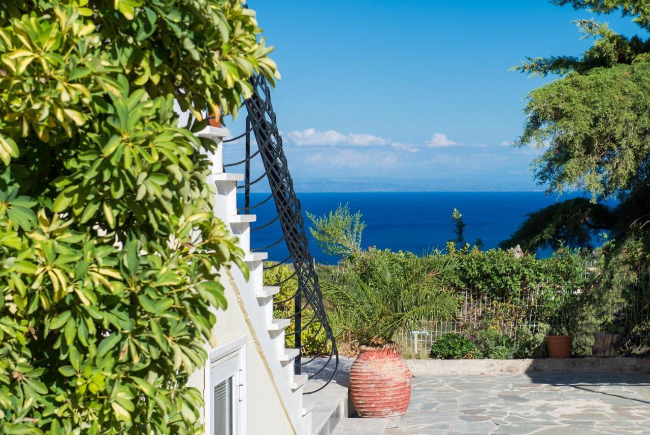 Апартаменты Fiore Hill Sea View *